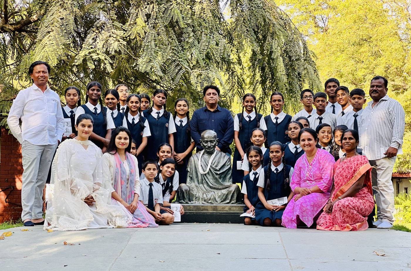 MGS students at Gandhi memorial